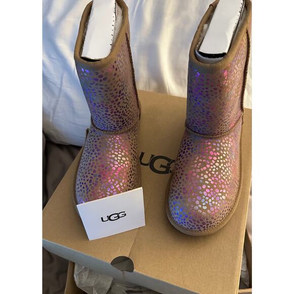 NWT UGG KIDS Classic II PINK sparkle spots boots size 5 UGG - Picture 1 of 8